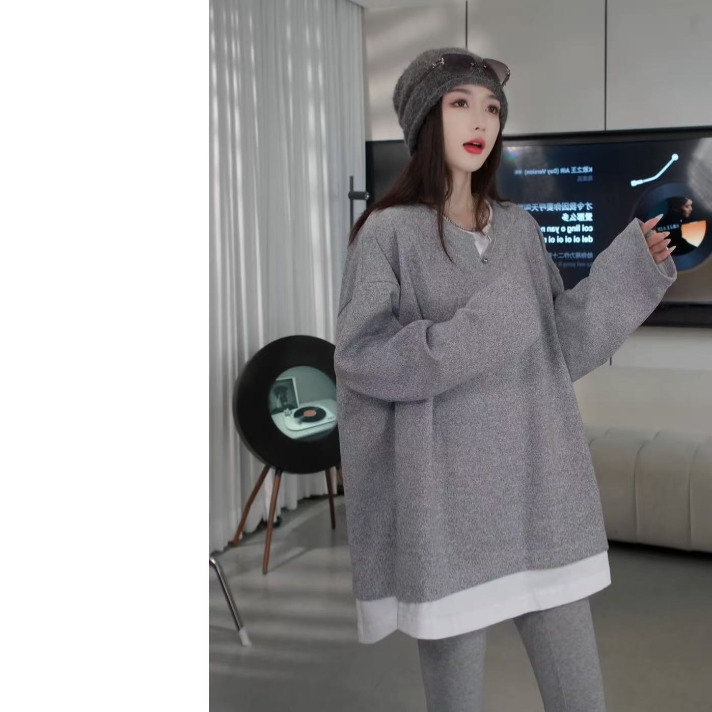 【赵YIYI】2025秋冬新款休闲风V领假两件不规则宽松T恤卫衣 Y24000