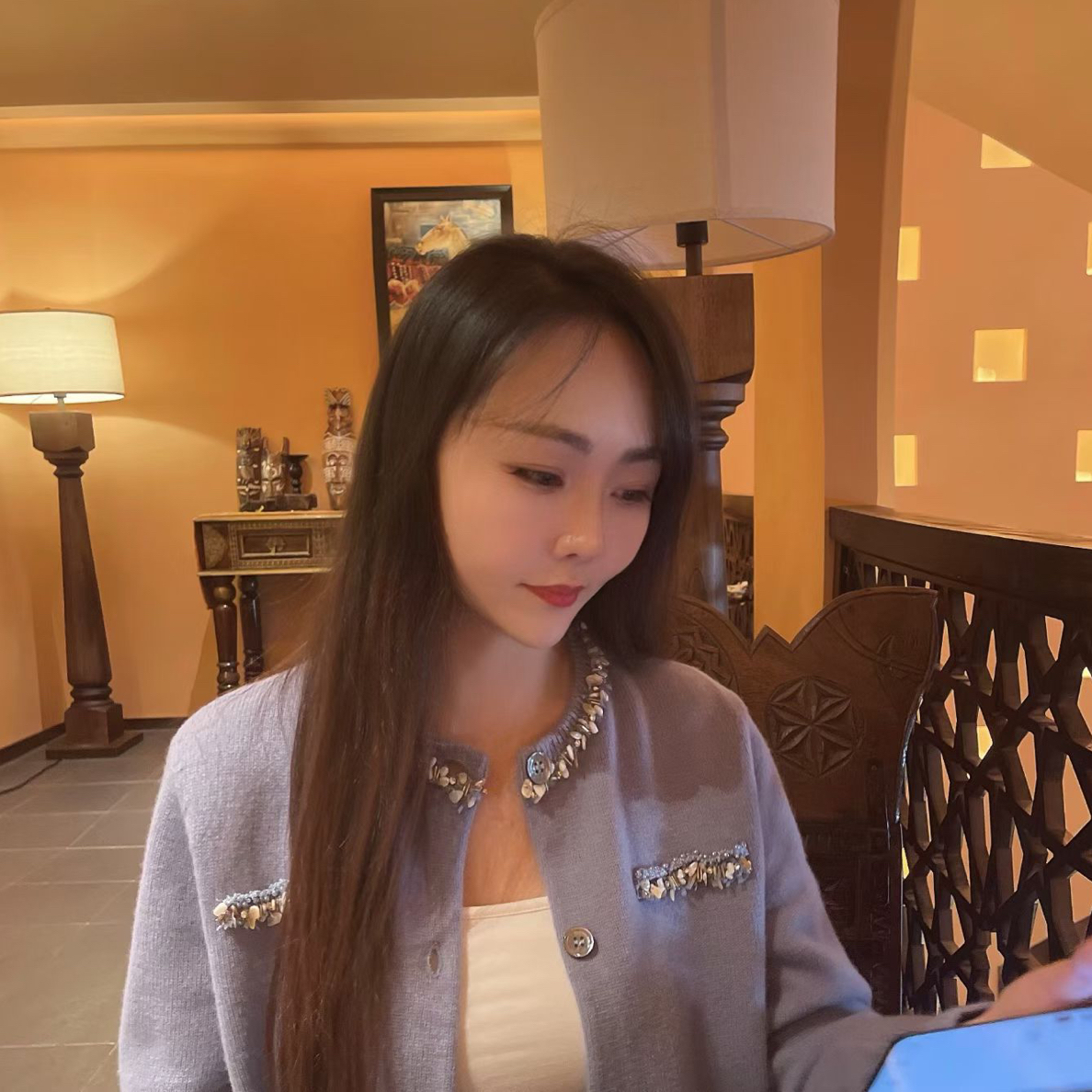 秋冬新款钻饰圆领小香风气质针织开衫