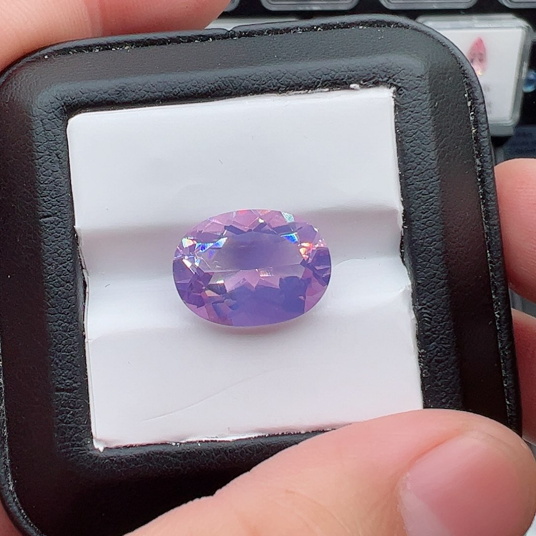 紫晶7.85克拉薰衣草裸石未镶嵌