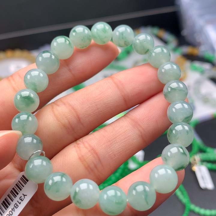 翡翠手镯未镶嵌卡