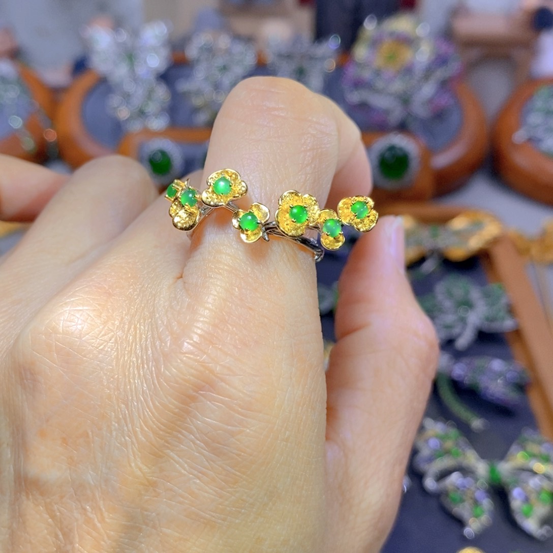 翡翠颈饰银S925镶嵌天然翡翠