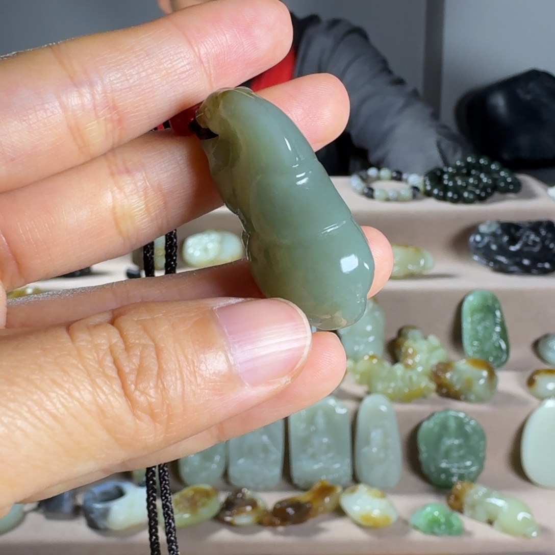 和田玉（糖玉）颈饰未镶嵌