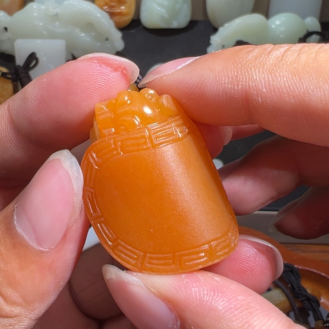 和田玉颈饰未镶嵌