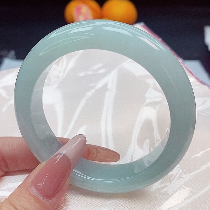 翡翠手镯未镶嵌54圈