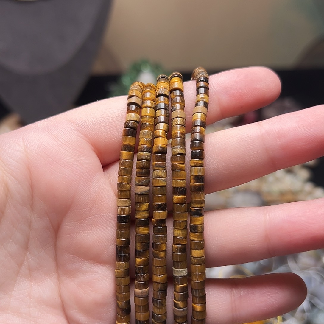 玛瑙/玉髓合金珠宝半成品D620，4.4mm金虎眼隔珠一条