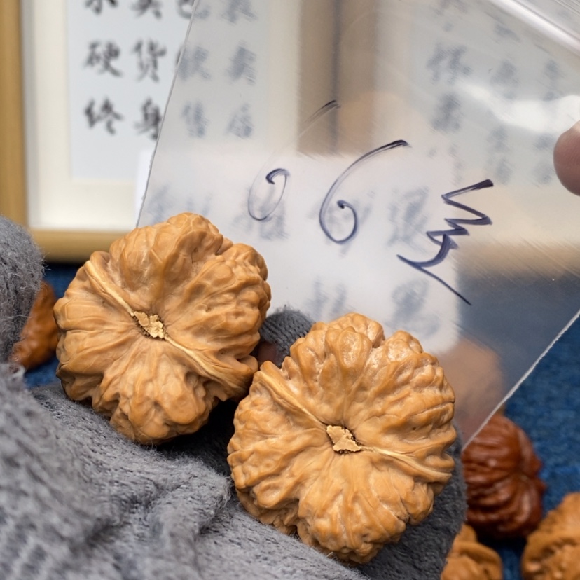 【闪购商品】文玩核桃吊坠.35735357357735
