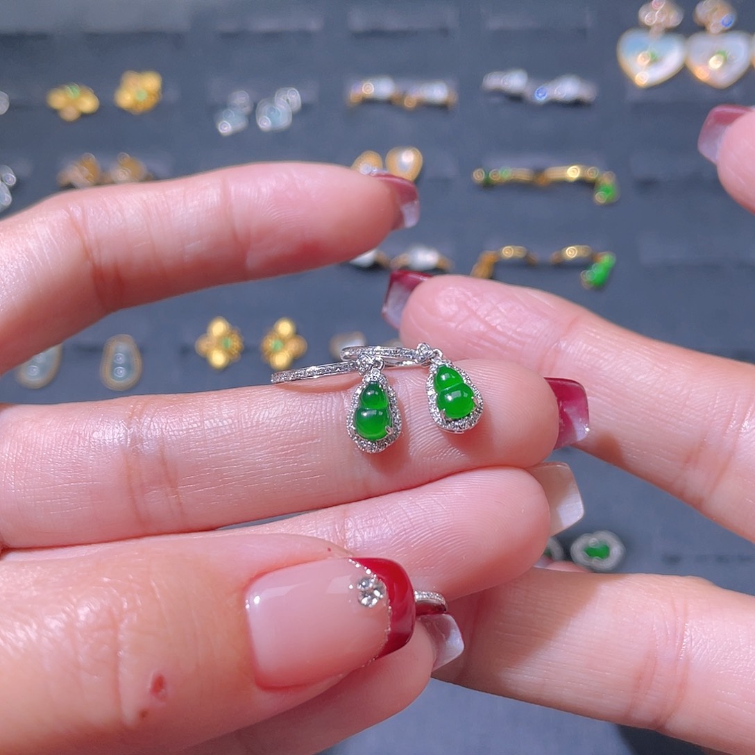 翡翠耳饰18K金镶嵌耳饰