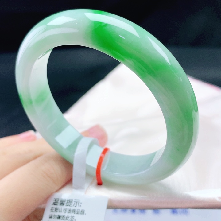 翡翠未镶嵌手镯54圈