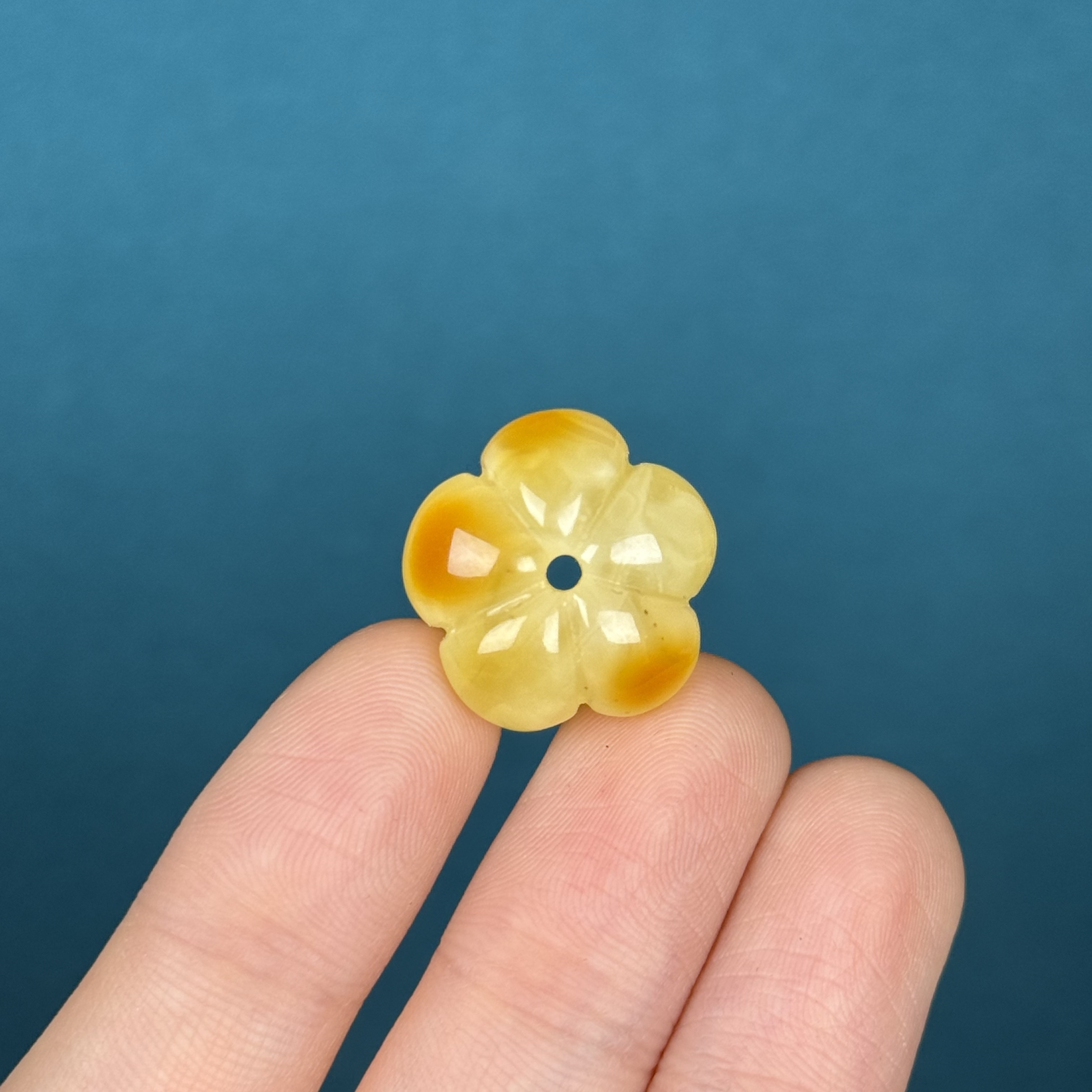 D7546天然原矿蜜蜡【瑕疵特价】五瓣花 19*10mm支持复检假一罚十