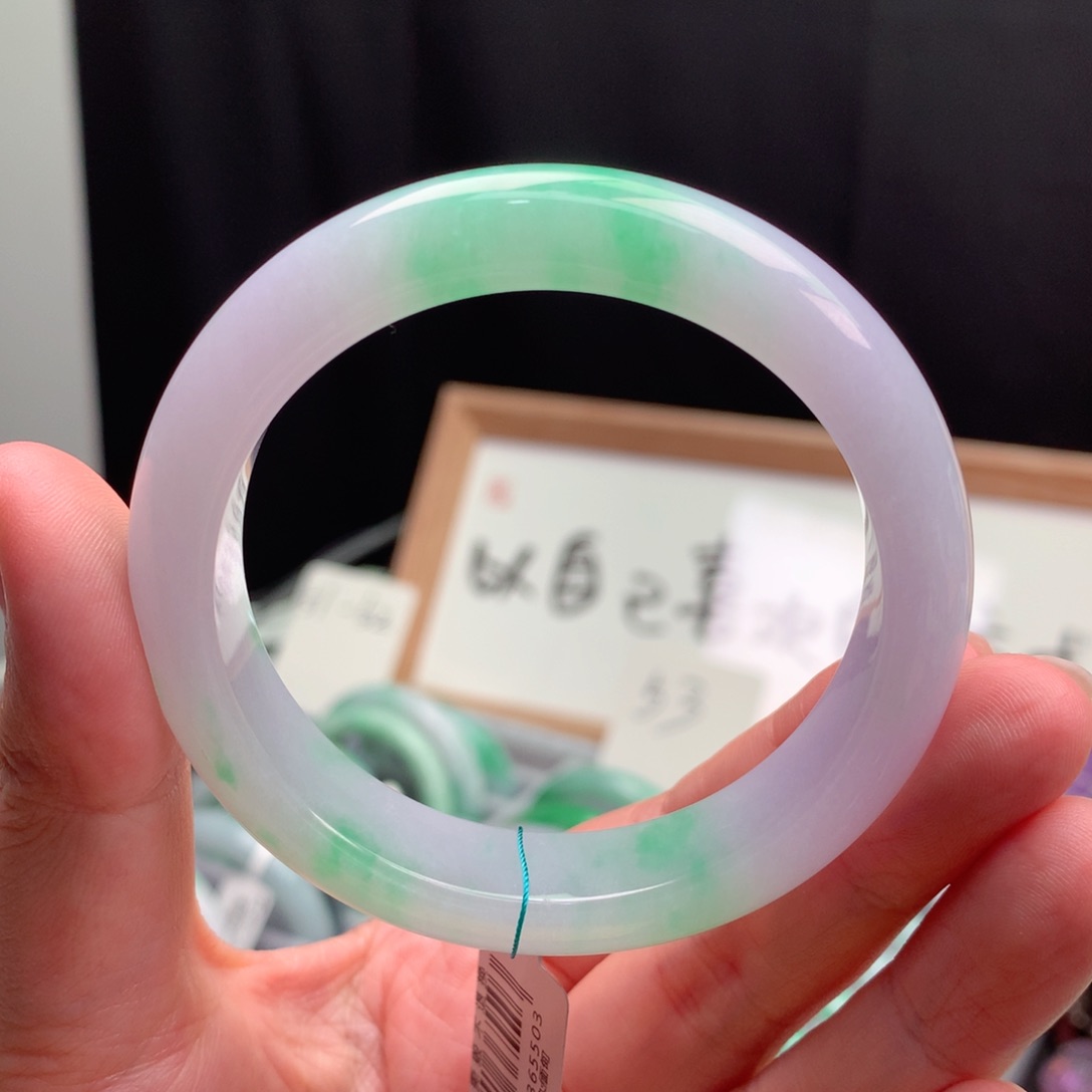 翡翠手镯未镶嵌缅甸