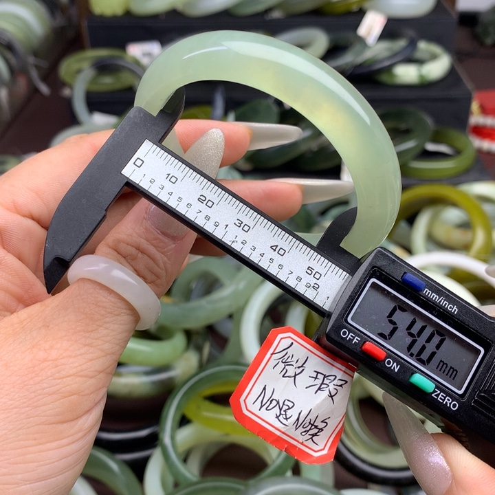 蛇纹石玉手镯未镶嵌762