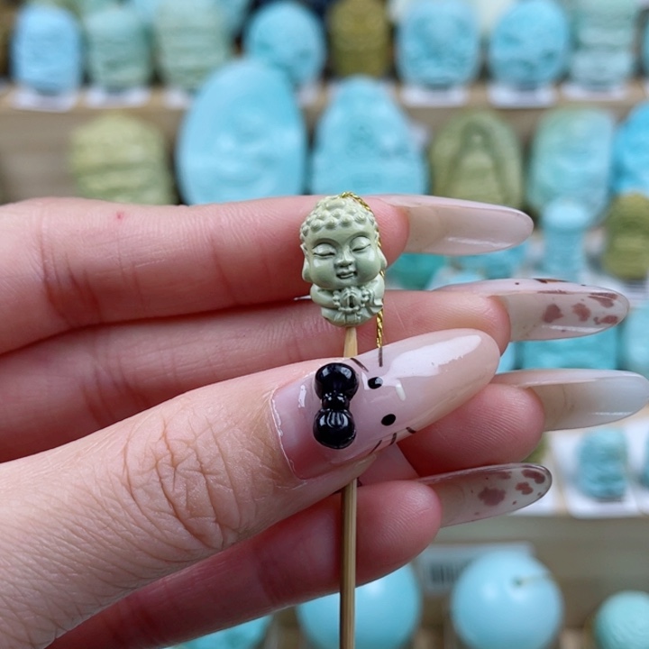 绿松石未镶嵌珠宝奇石