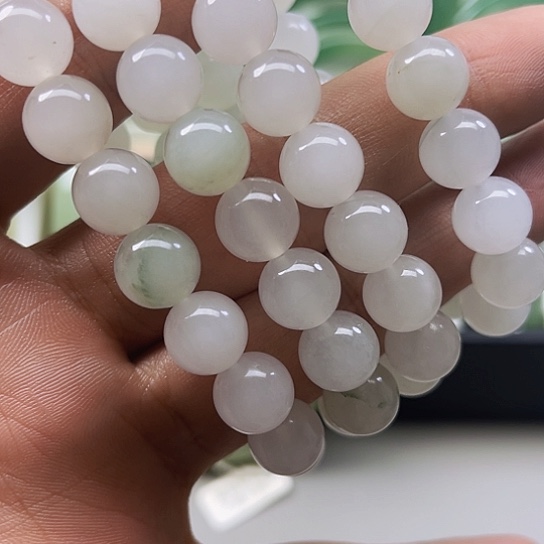 东陵石颈饰未镶嵌