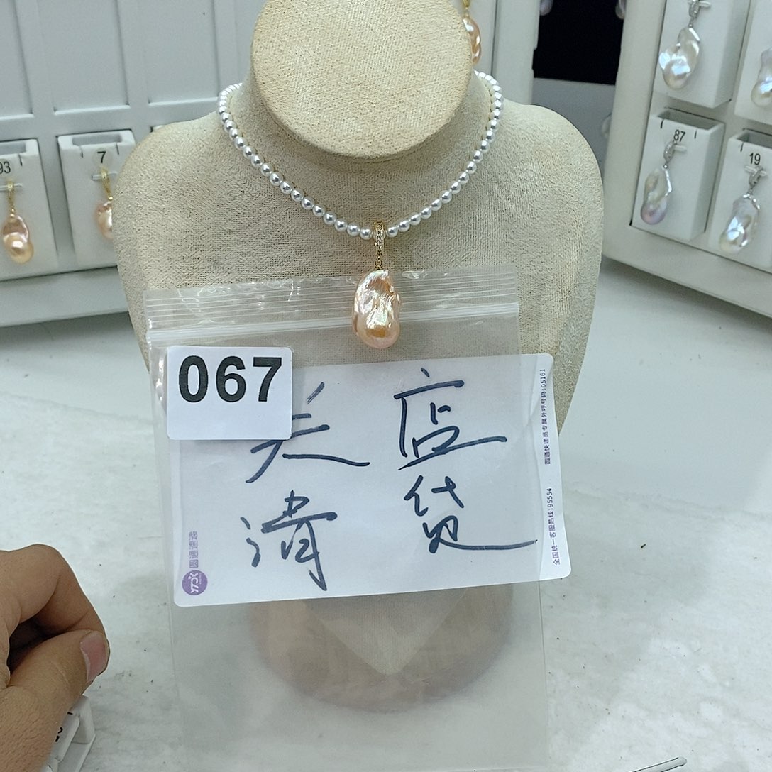 淡水珍珠颈饰合金