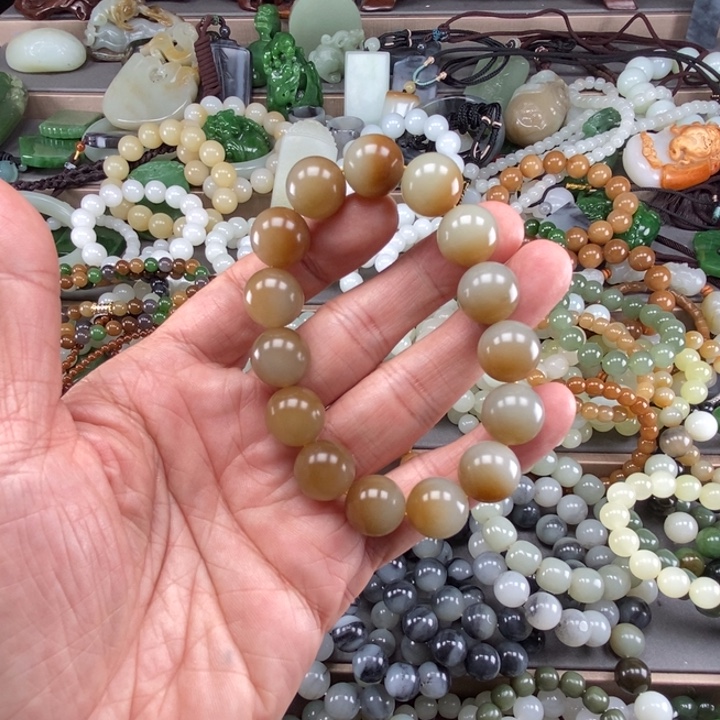 无***为和田玉未镶嵌挂件