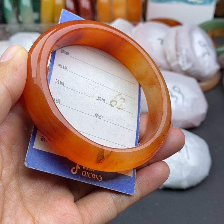 石英质玉未镶嵌手镯