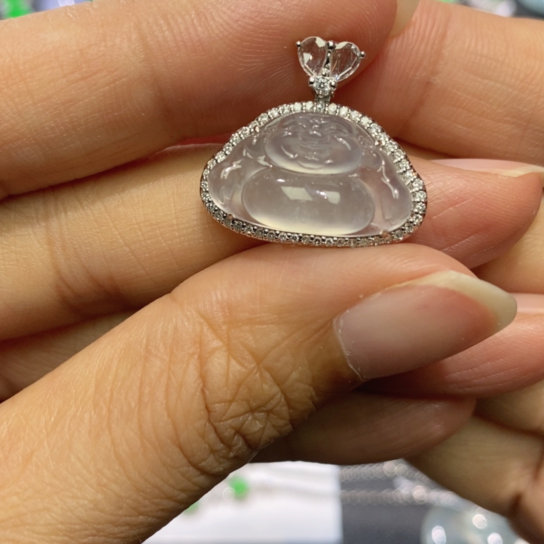 翡翠18K金镶嵌颈饰缅甸