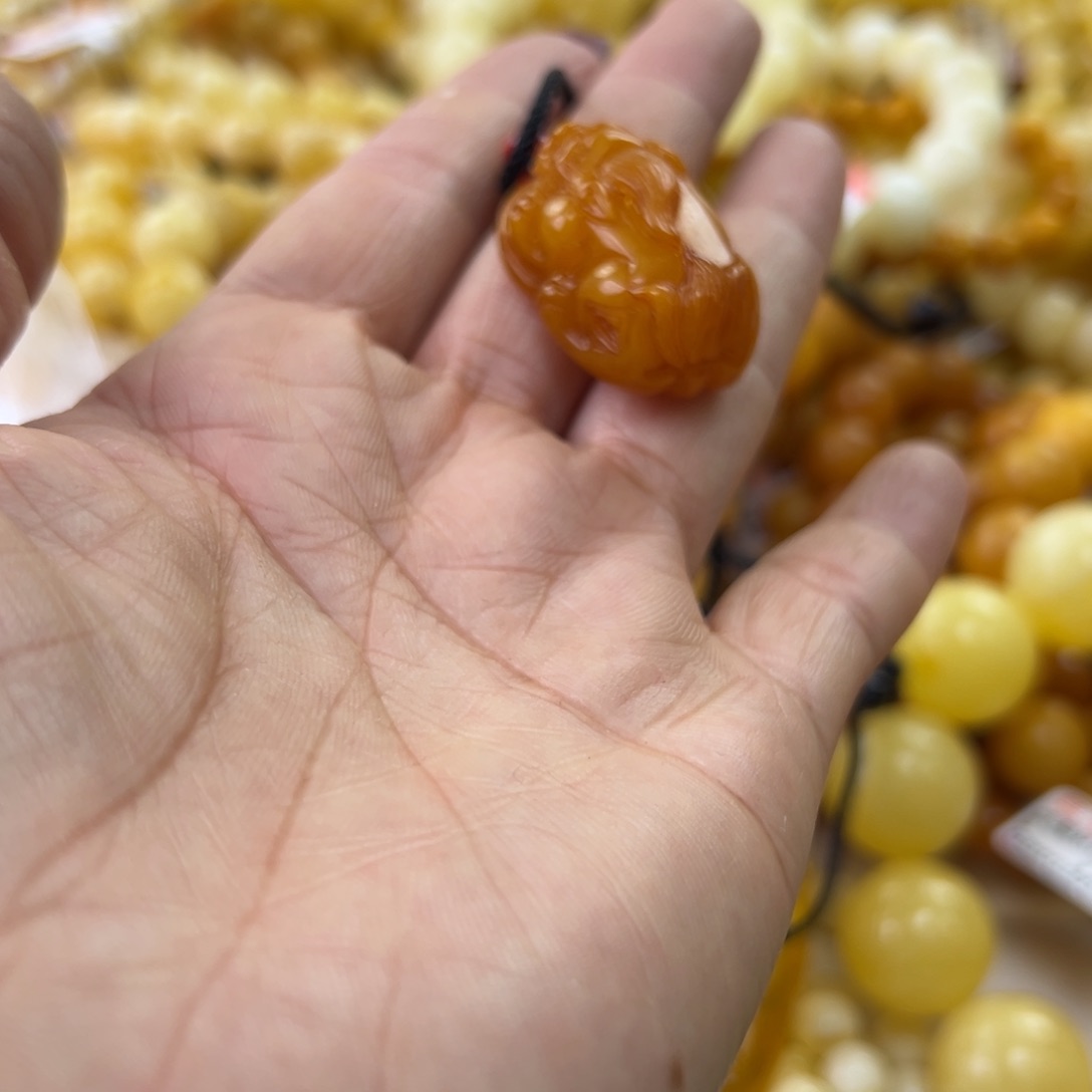 琥珀珠宝奇石未镶嵌