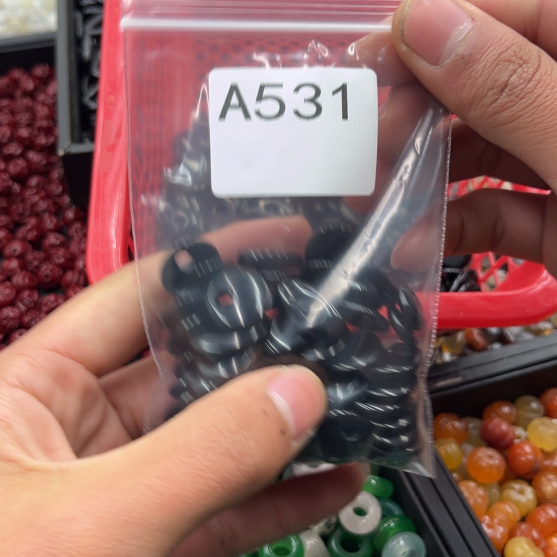 丽***阁玛瑙/玉髓合金颈饰