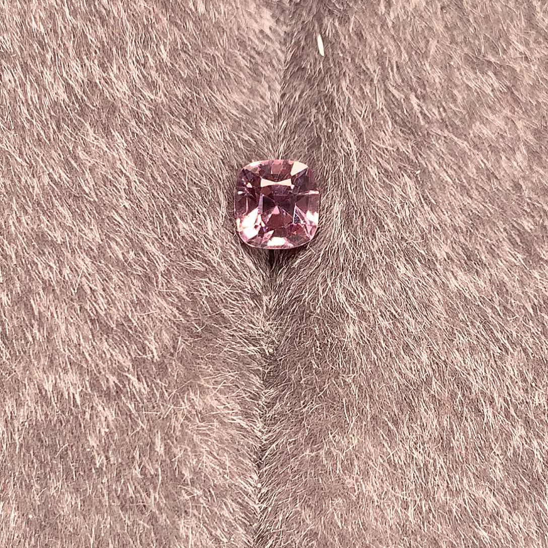 尖晶石裸石0.60/9.9