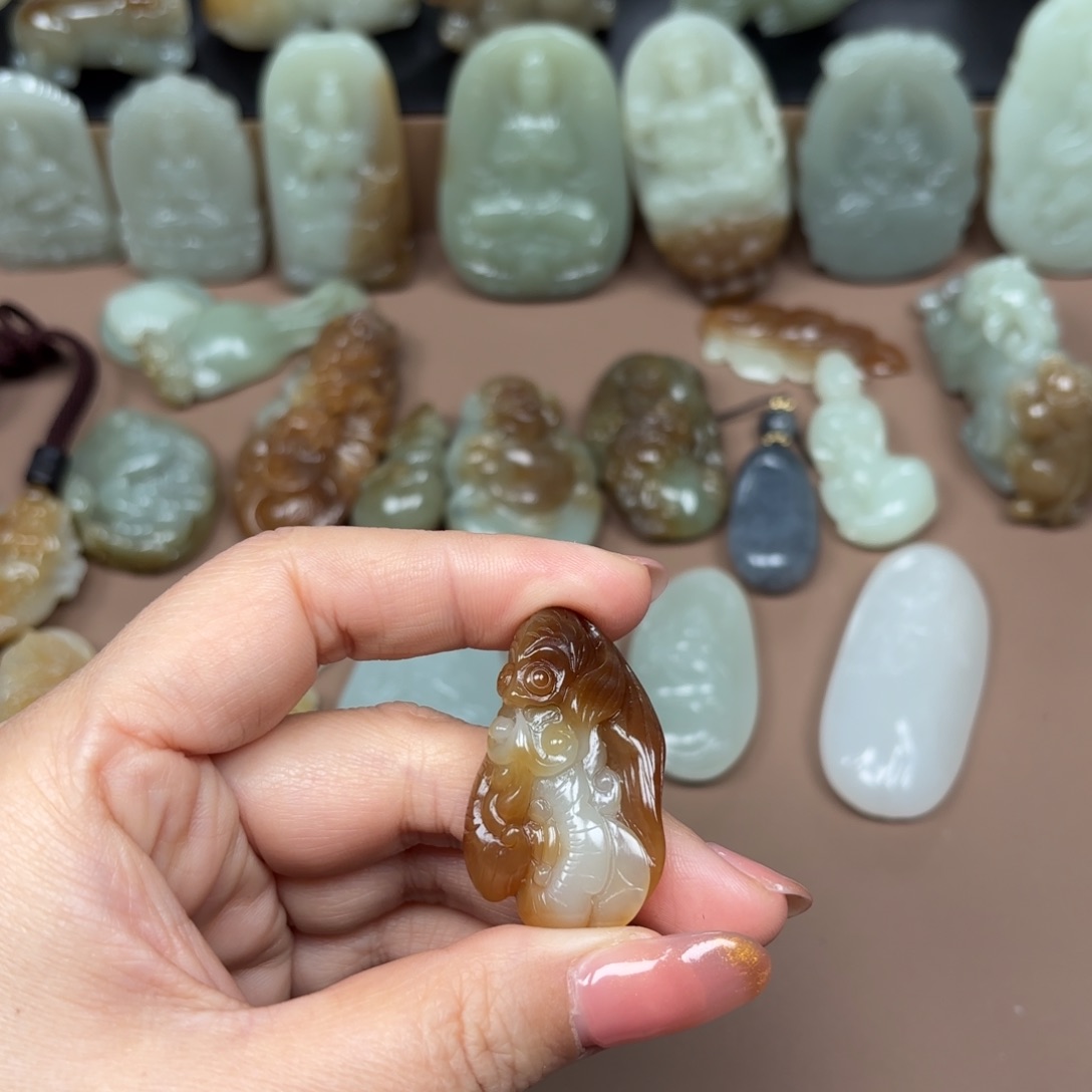 和田玉颈饰未镶嵌