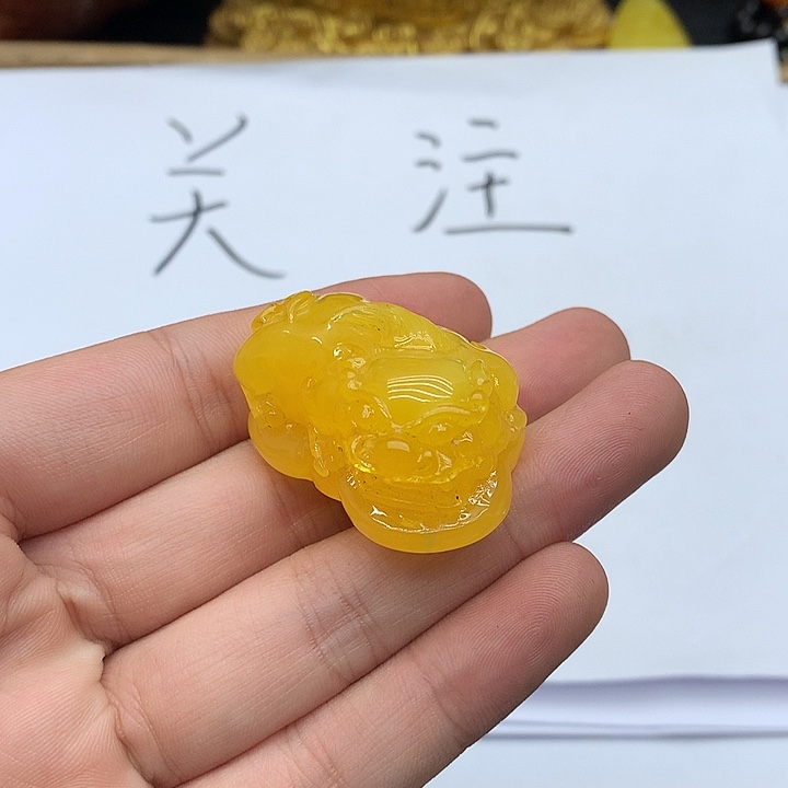 未镶嵌颈饰琥珀貔貅吊坠