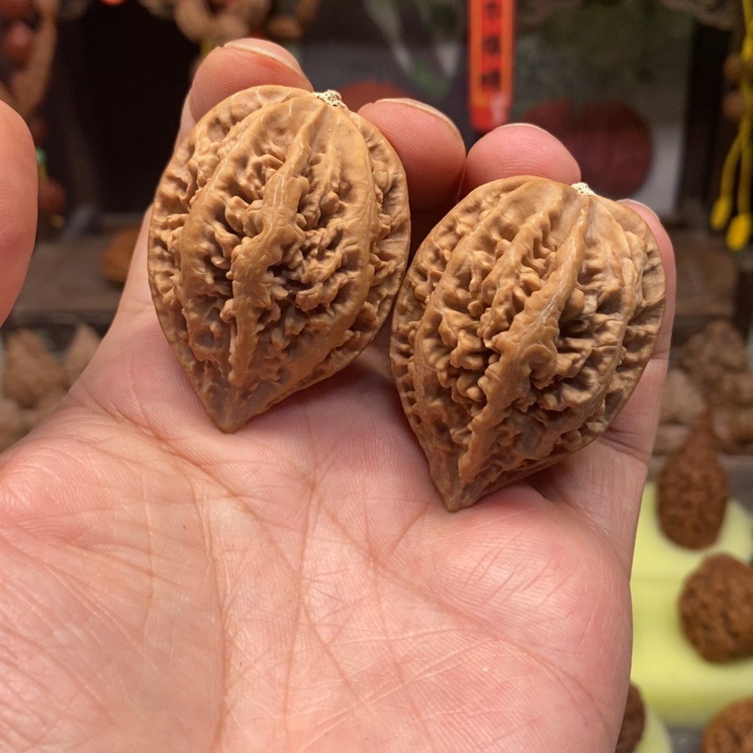 文玩核桃把件七彩豆粒塔