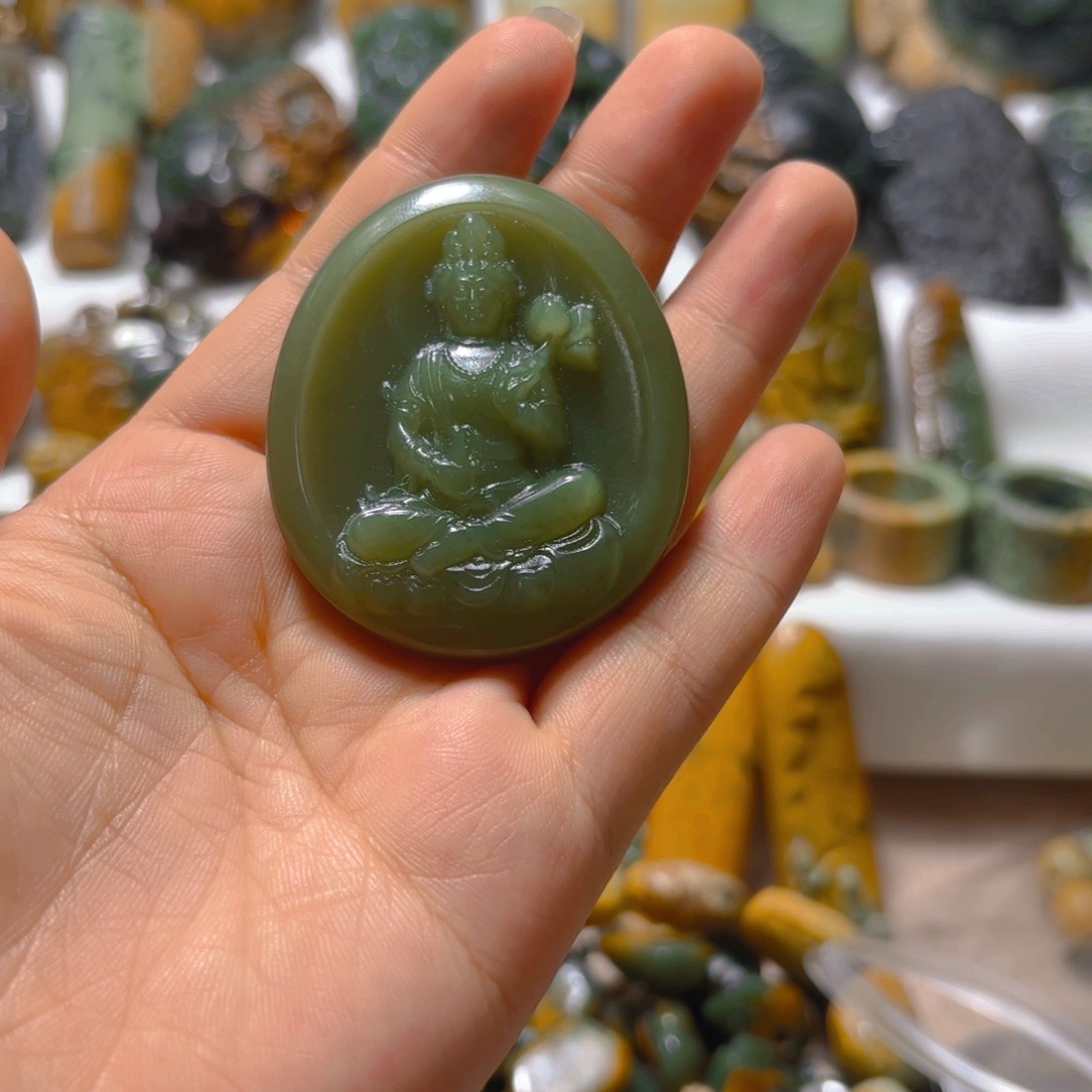 和田玉挂件未镶嵌塞***人