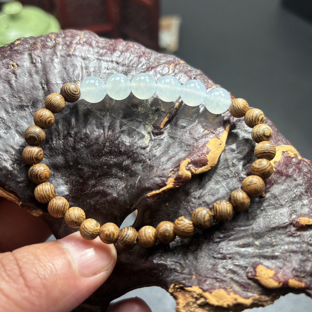 缅甸天然翡翠a货冰蓝底卡8.3*6颗