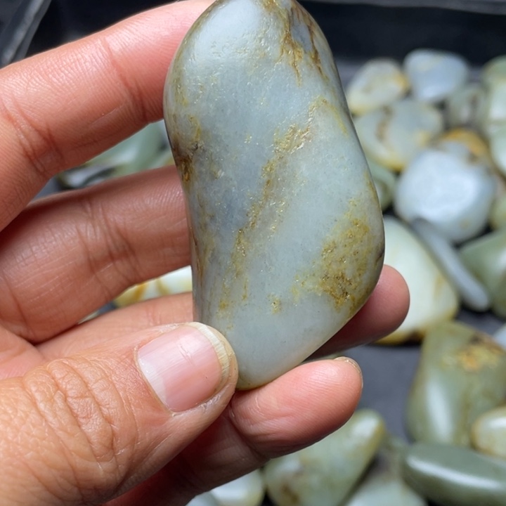 和田玉未镶嵌珠宝半成品