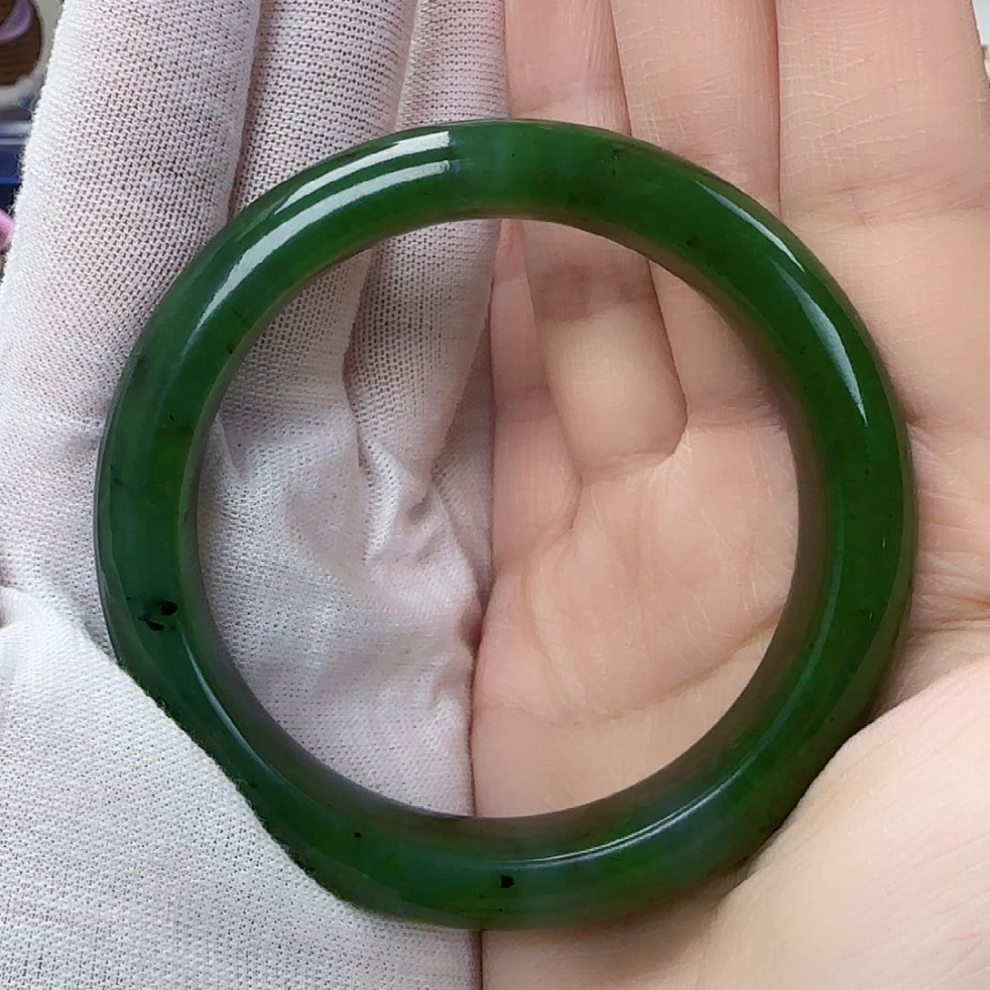 和田玉（碧玉）手镯未镶嵌