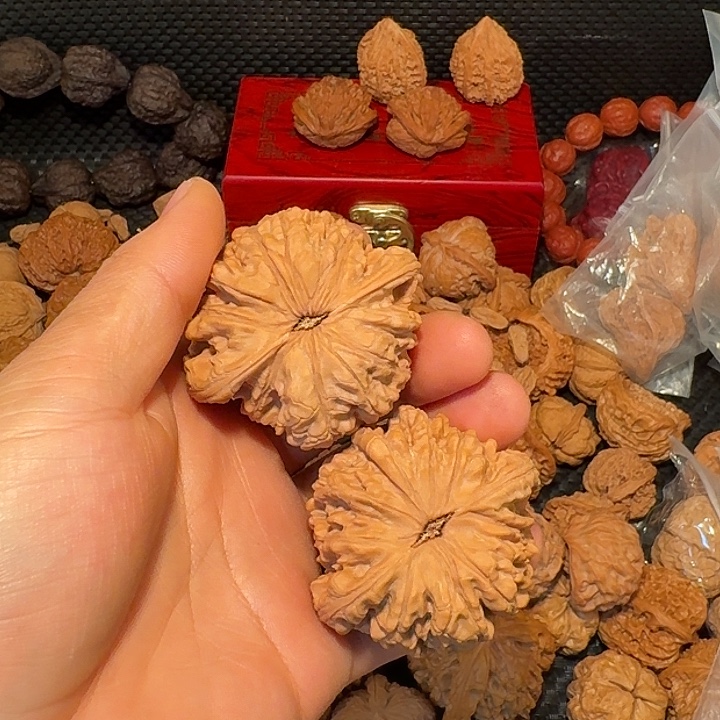 文玩核桃吊坠官帽一对