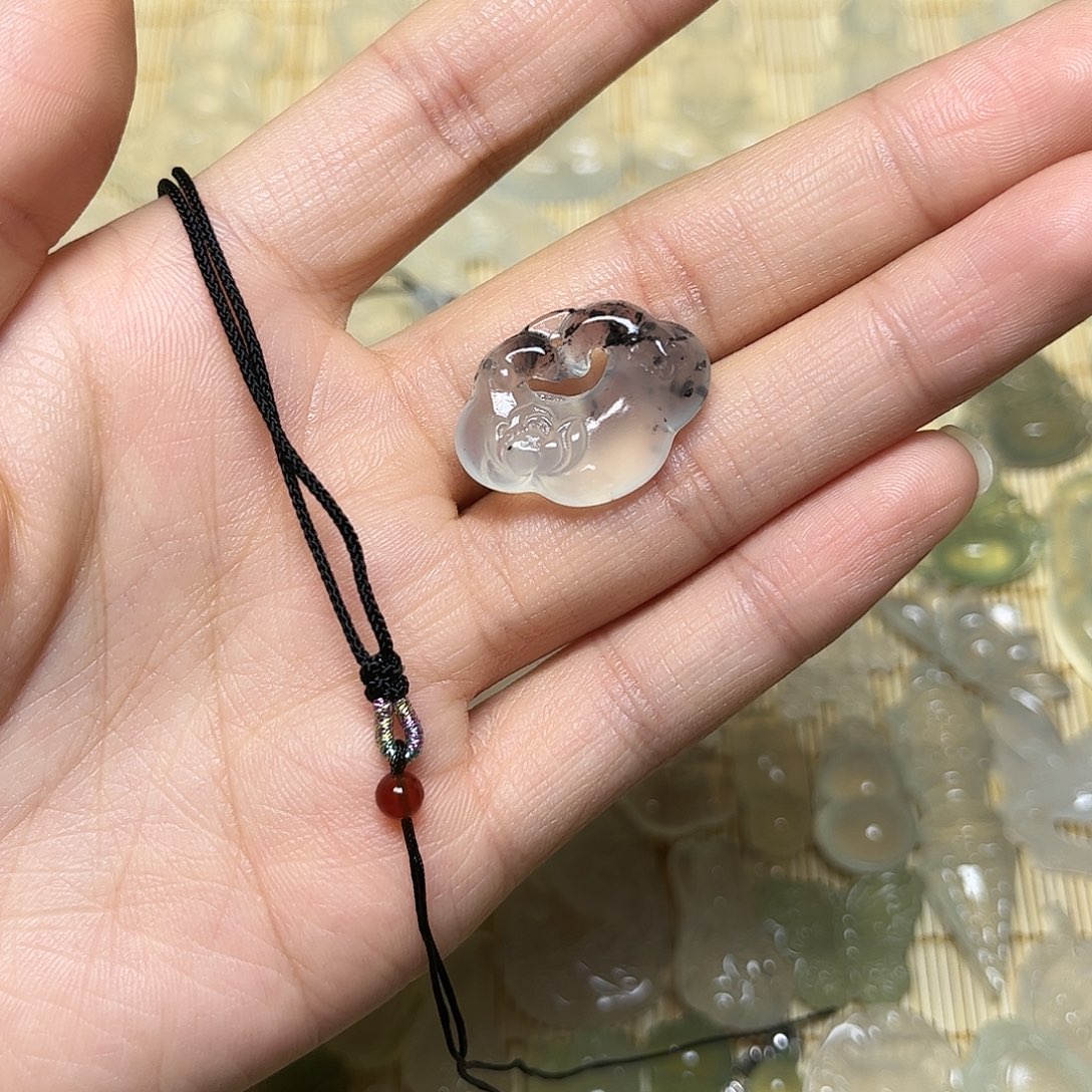 0***4蛇纹石玉未镶嵌颈饰