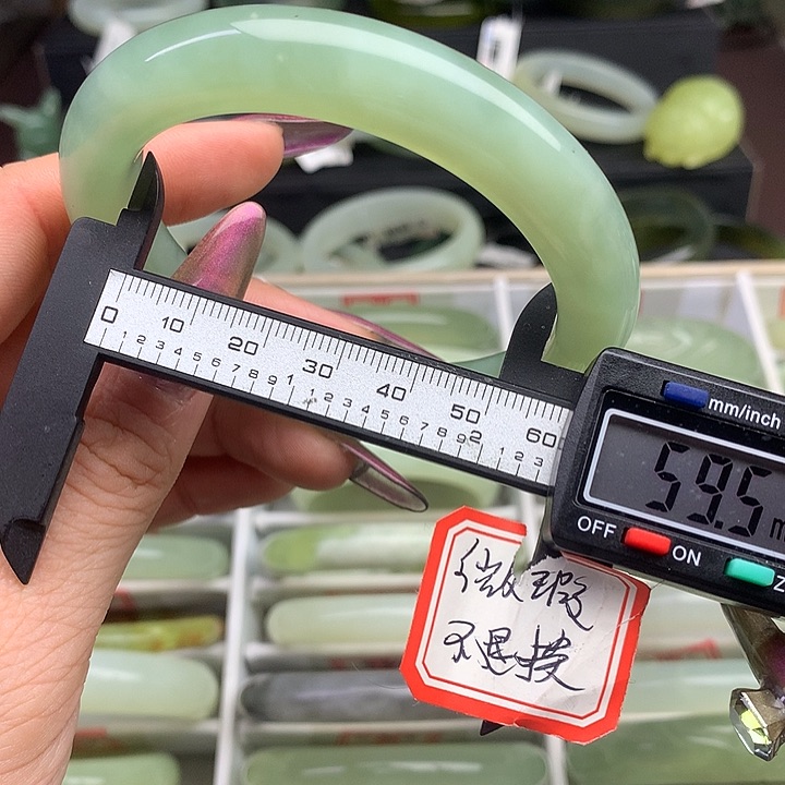 蛇纹石玉手镯未镶嵌546