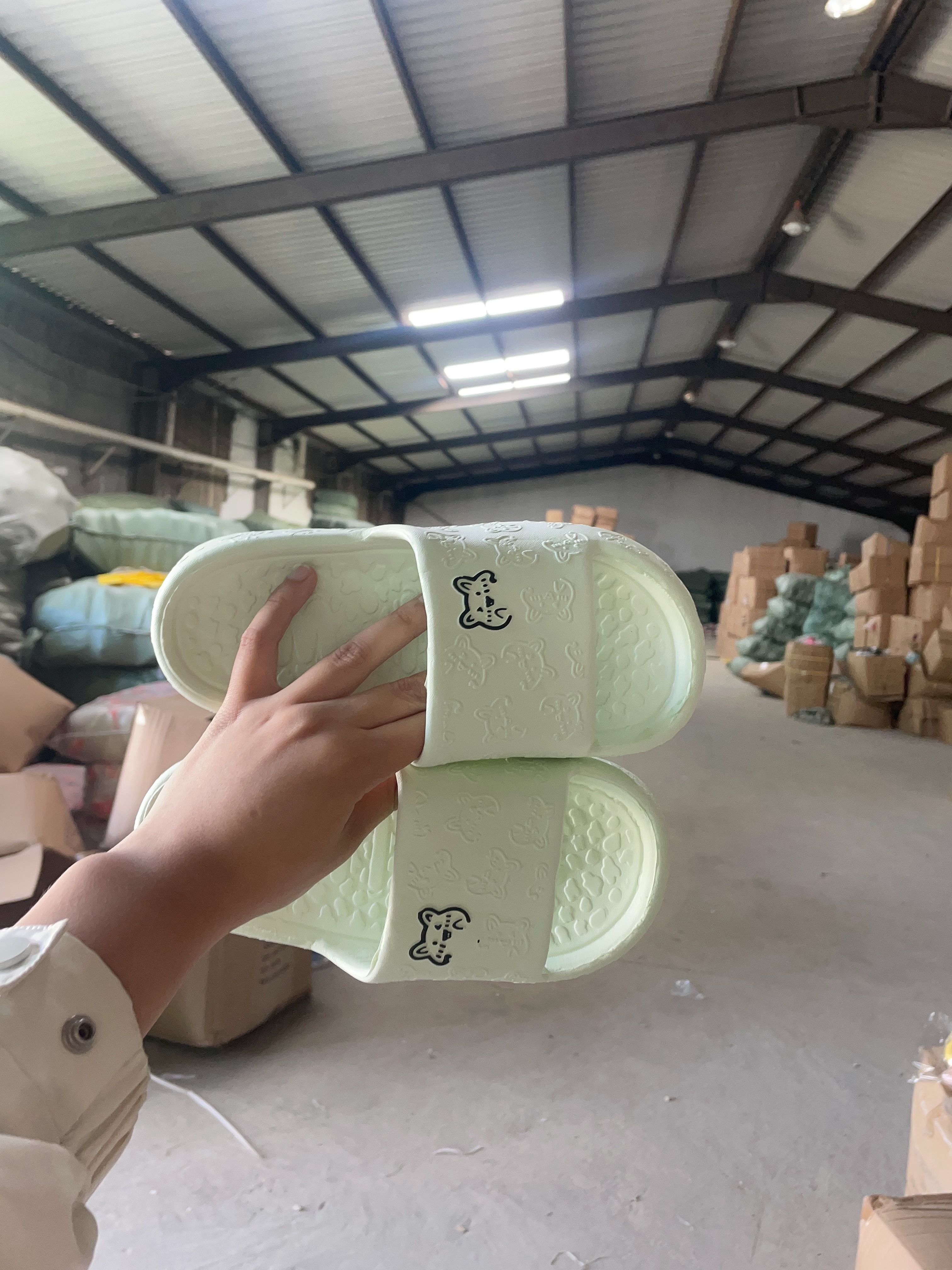 踩屎感防滑防臭拖鞋男女通用外穿室内家居浴室凉拖