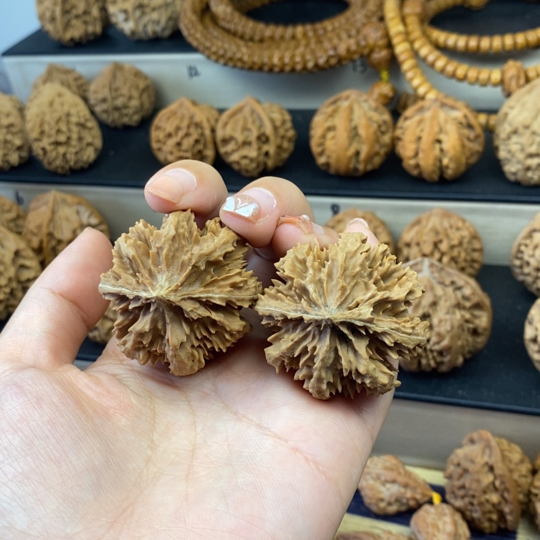 吊坠文玩核桃霸王花38福利