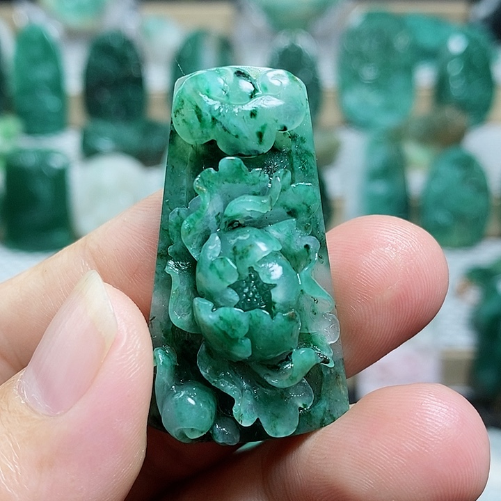 未镶嵌独山玉颈饰