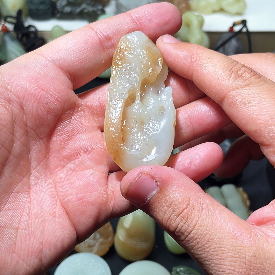 和田玉颈饰未镶嵌