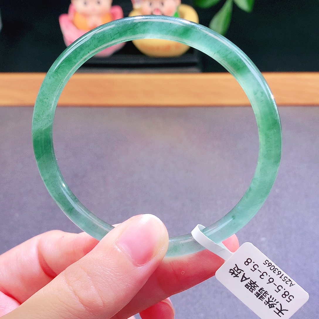 翡翠未镶嵌手镯天然翡翠