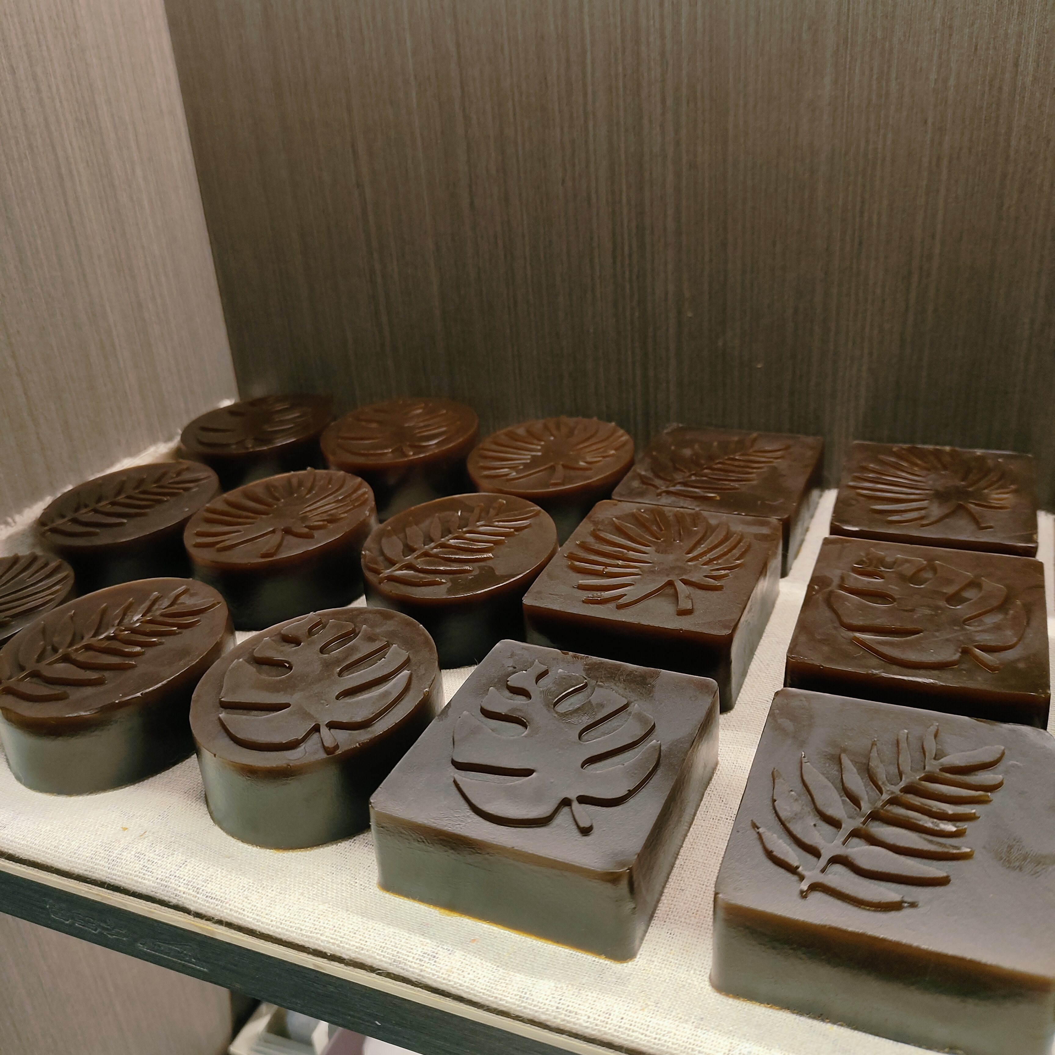 侧柏叶无患子天然手工草本洗发皂