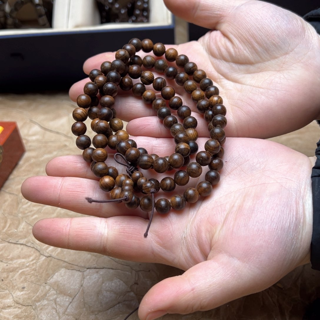 大叶紫檀（黑酸枝木类）