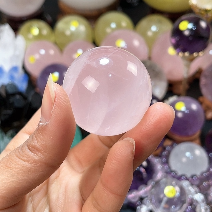 水晶粉色卡3.93未镶嵌