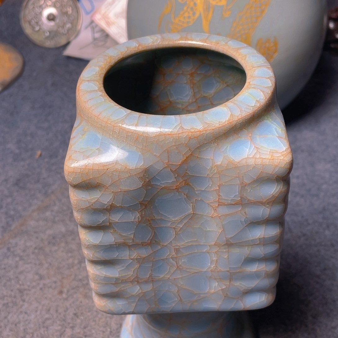 缸坎坎坷坷地过完一生才