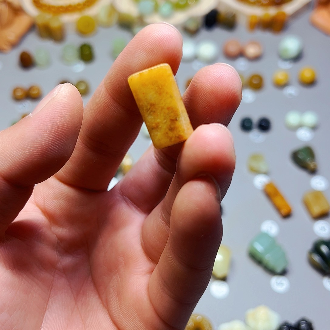 蛇纹石玉未镶嵌配饰