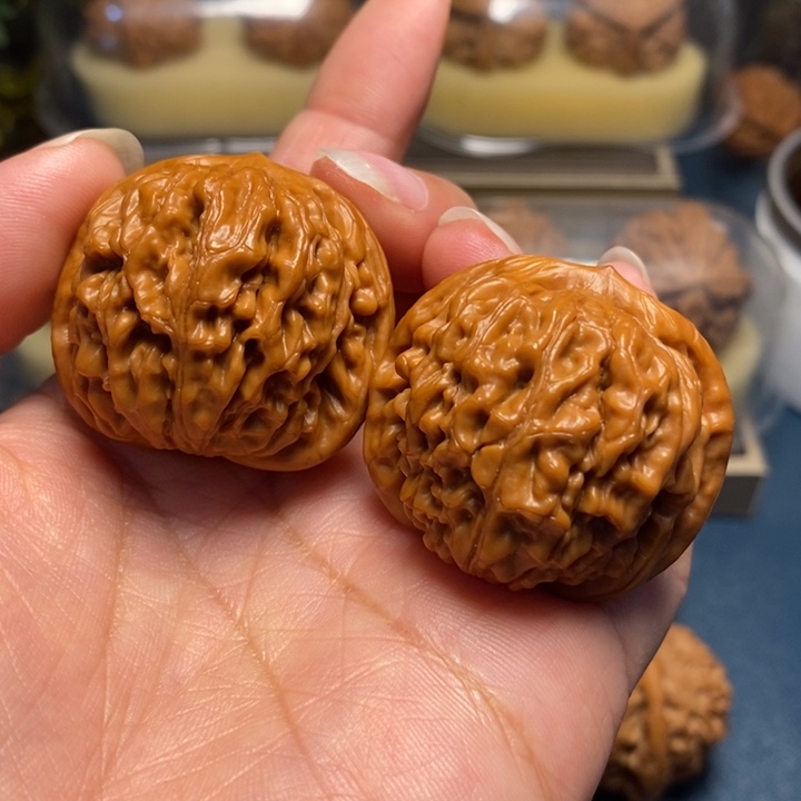 【闪购商品】文玩核桃把件莲花