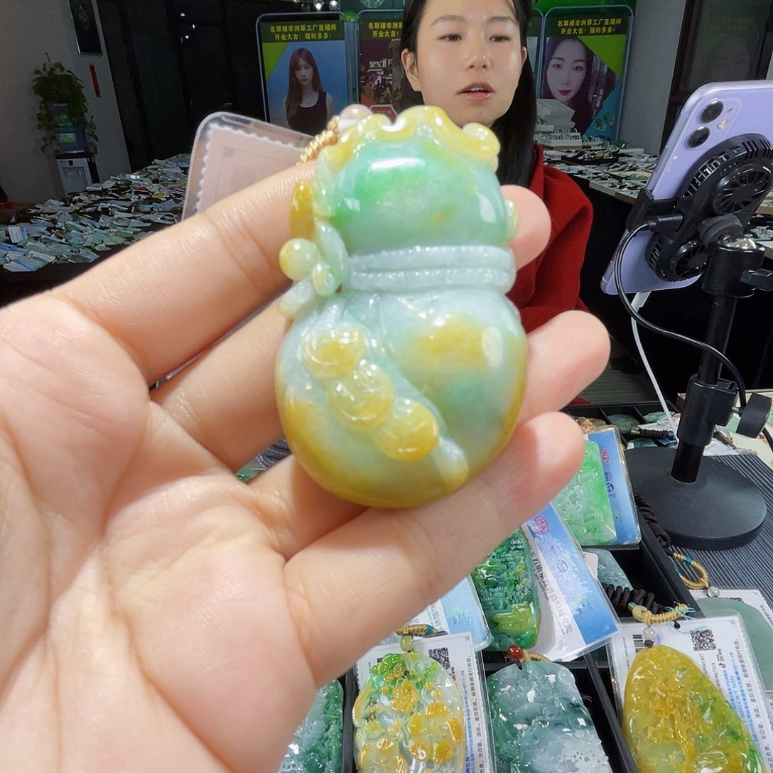 颈饰未镶嵌翡翠一