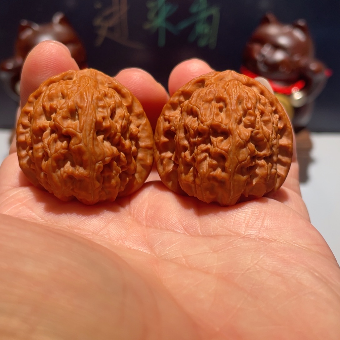 文玩核桃把件三角白36.5微修