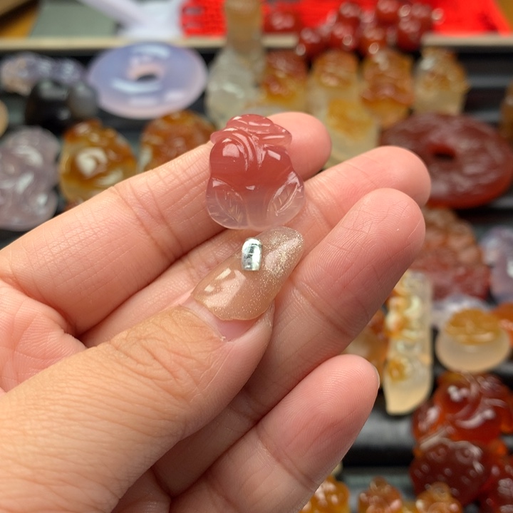 玛瑙/玉髓颈饰未镶嵌梅**美
