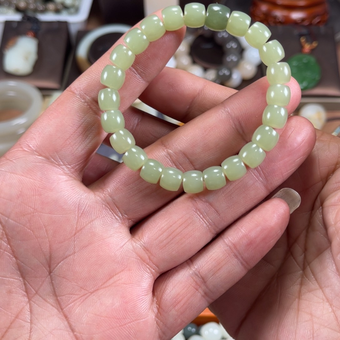 洪***月和田玉未镶嵌手串