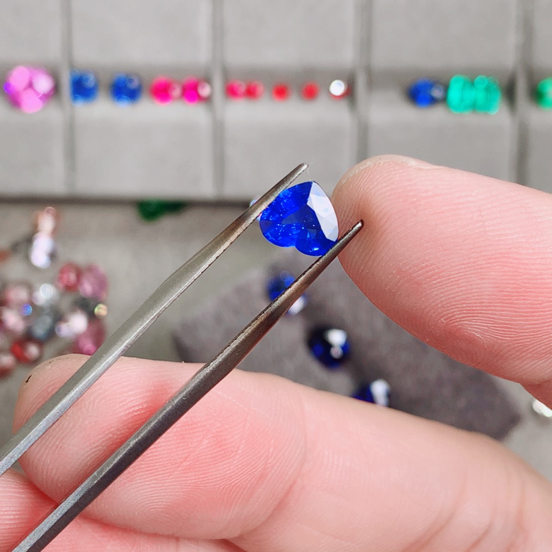 蓝宝石裸石未镶嵌1.08ct 皇家蓝蓝宝石